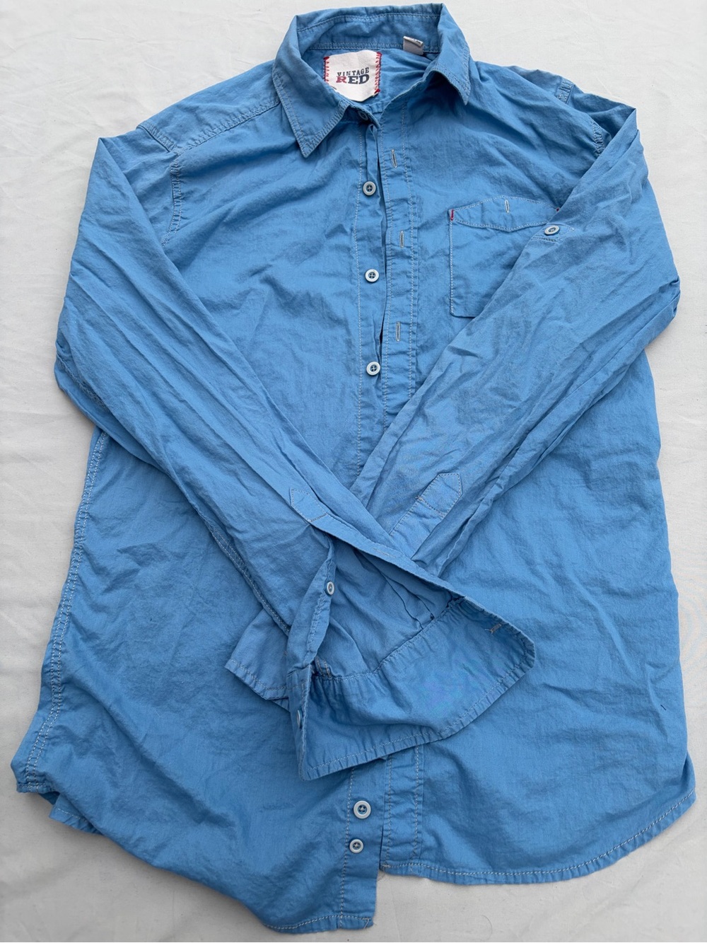 Vintage Red Short-Sleeve Button-Down Shirt in Sky Blue - Small
